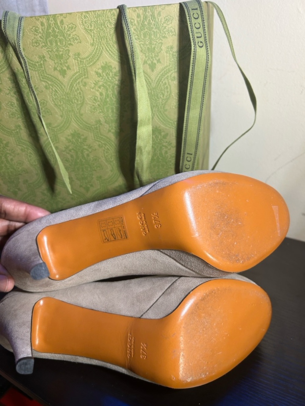 Gucci Women's Suede Taupe / Gray Suede Round-Toe Pumps w Gucci Box/Ribbon&Tissue - Picture 8 of 10